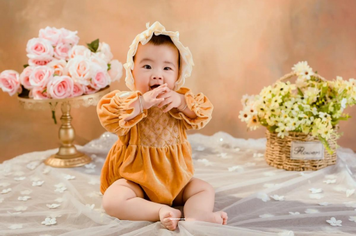 内蒙古宝宝前额突出正常吗